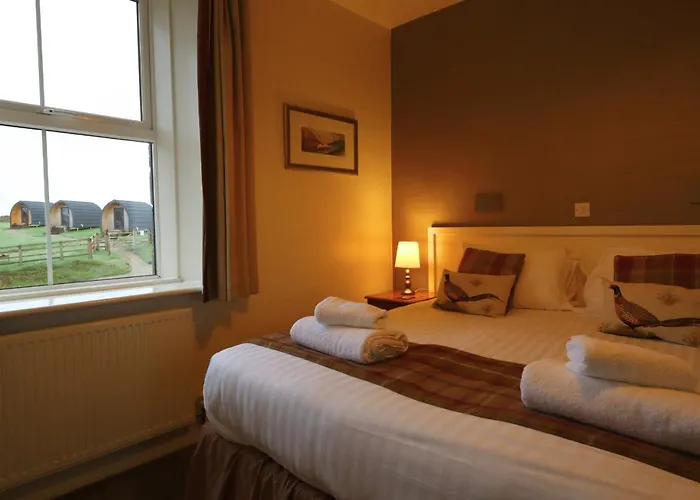 The Fox & Hounds Inn & Camping Pods