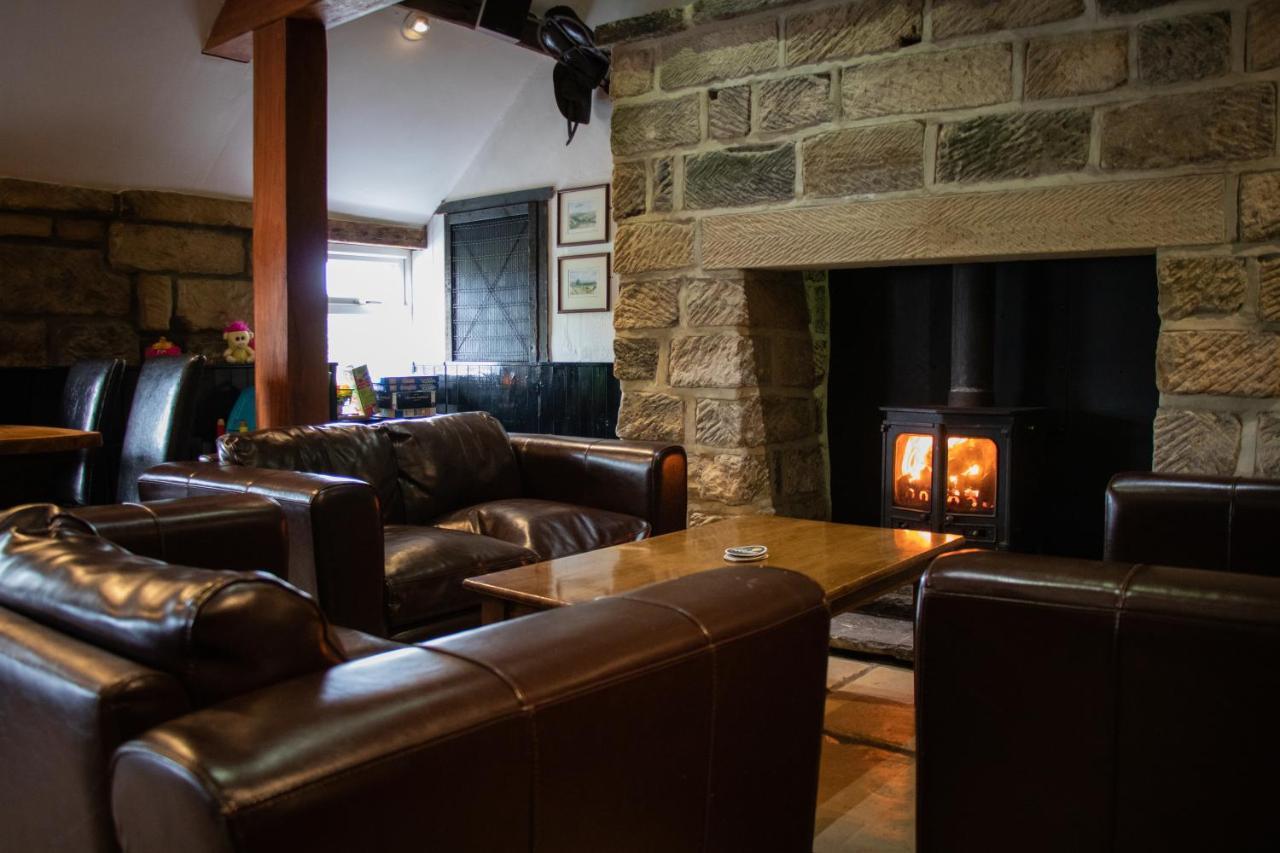 The Fox & Hounds Inn & Camping Pods Danby