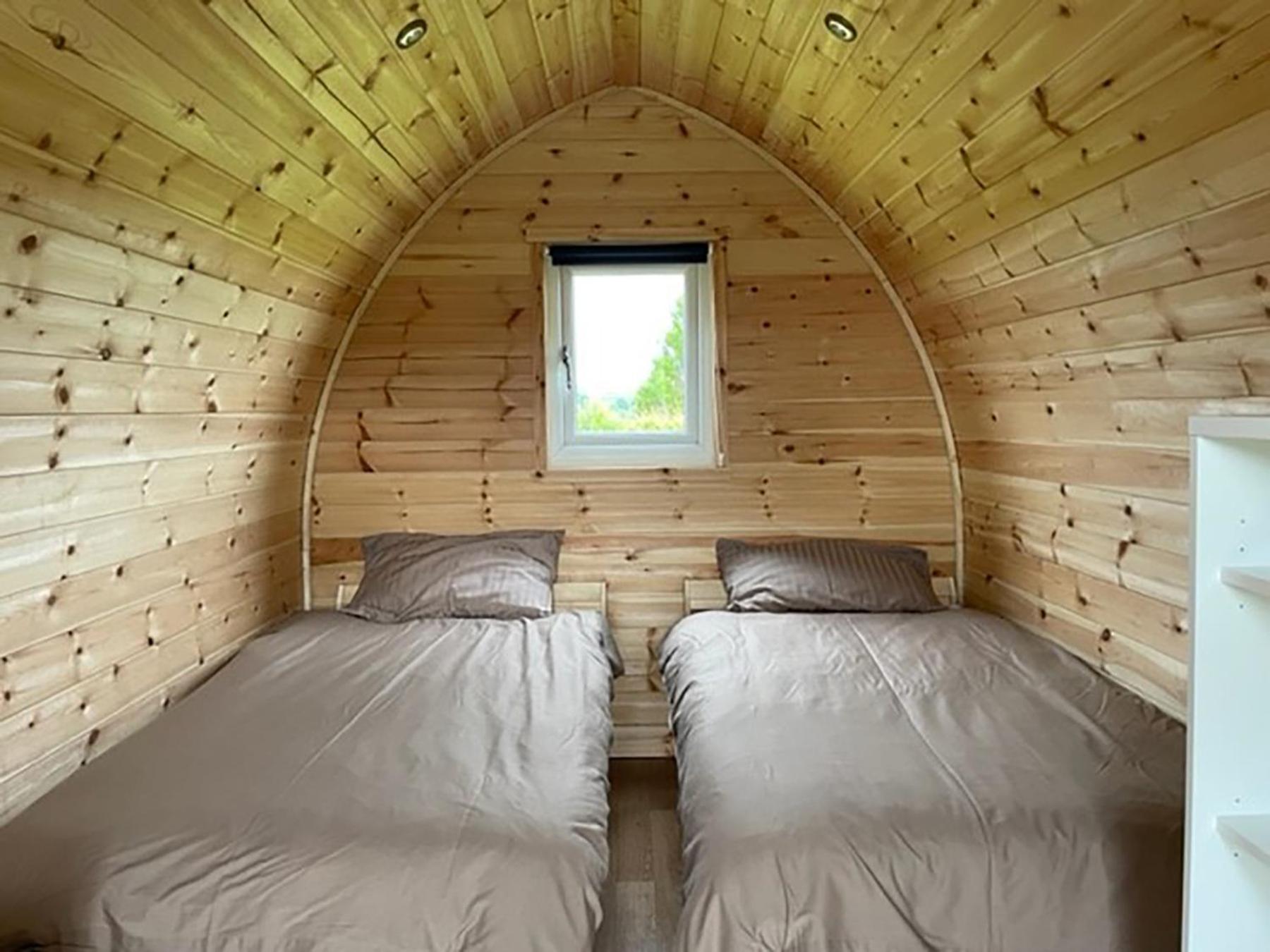 Inn The Fox & Hounds Inn & Camping Pods 4*
