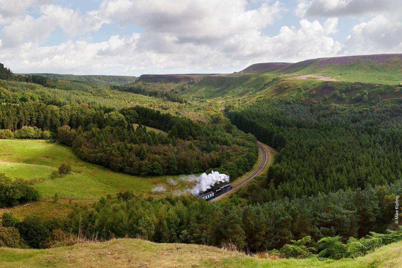 The Fox & Hounds Inn & Camping Pods Inn 4*