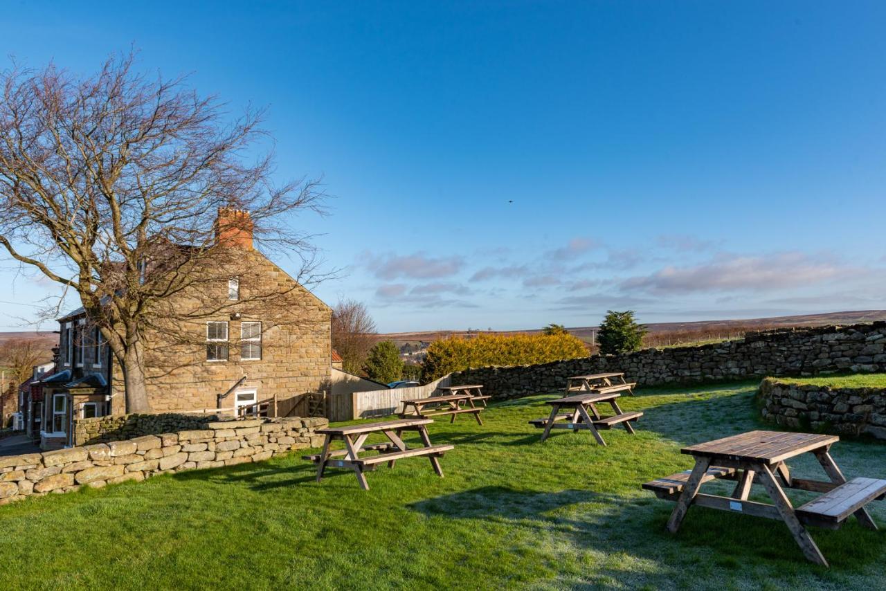 The Fox & Hounds Inn & Camping Pods Inn Danby