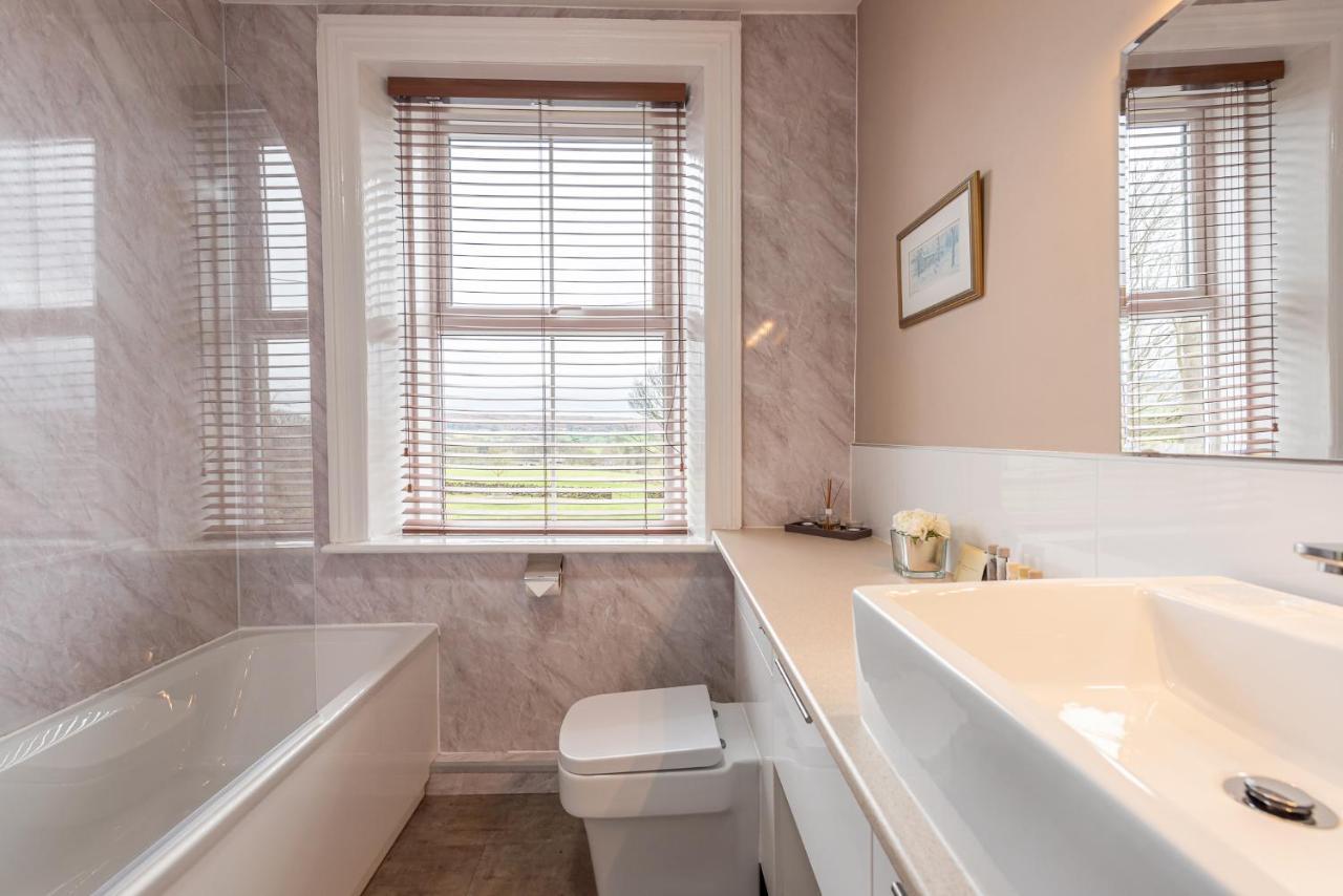 The Fox & Hounds Inn & Camping Pods