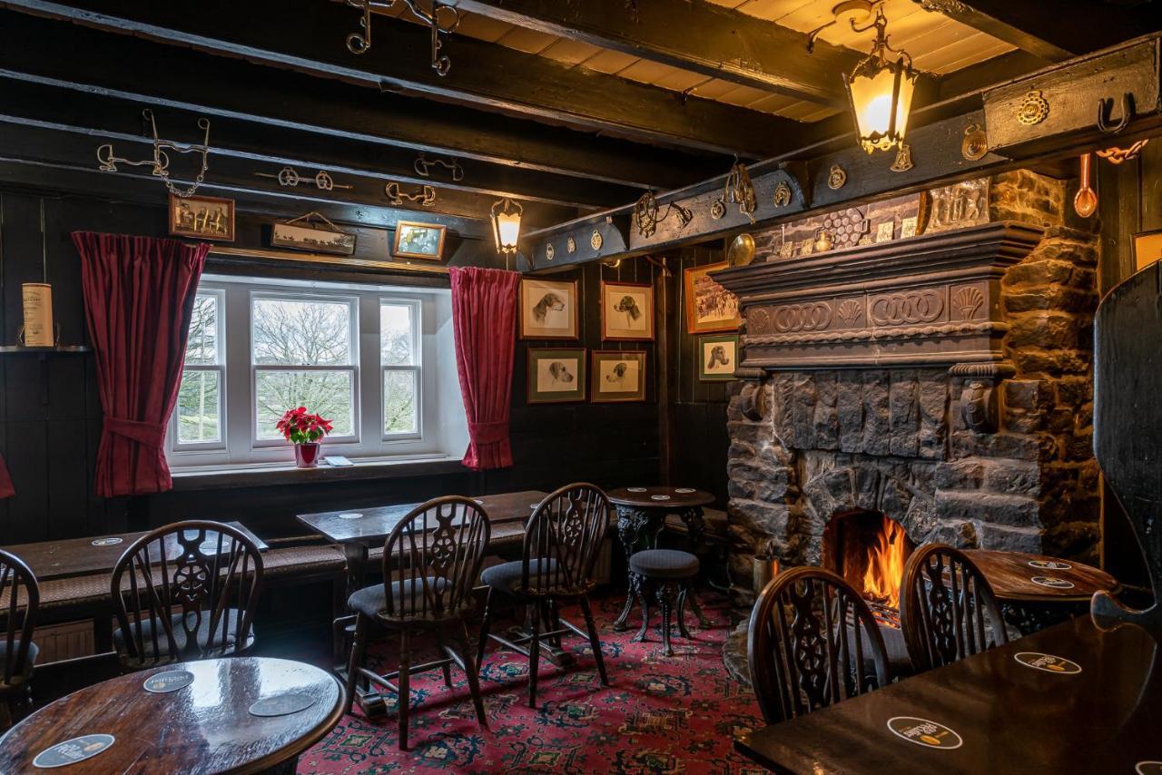 The Fox & Hounds Inn & Camping Pods Danby