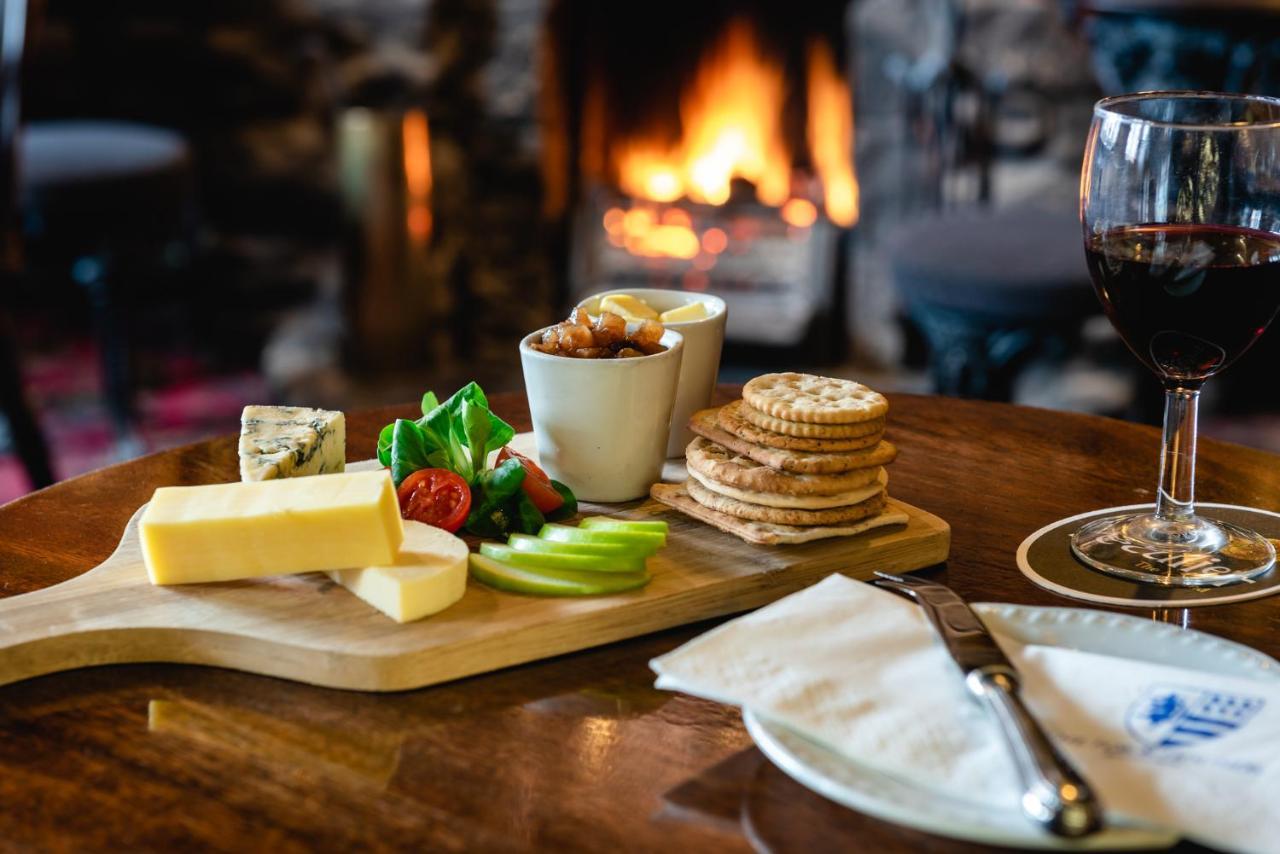 Inn The Fox & Hounds Inn & Camping Pods 4*