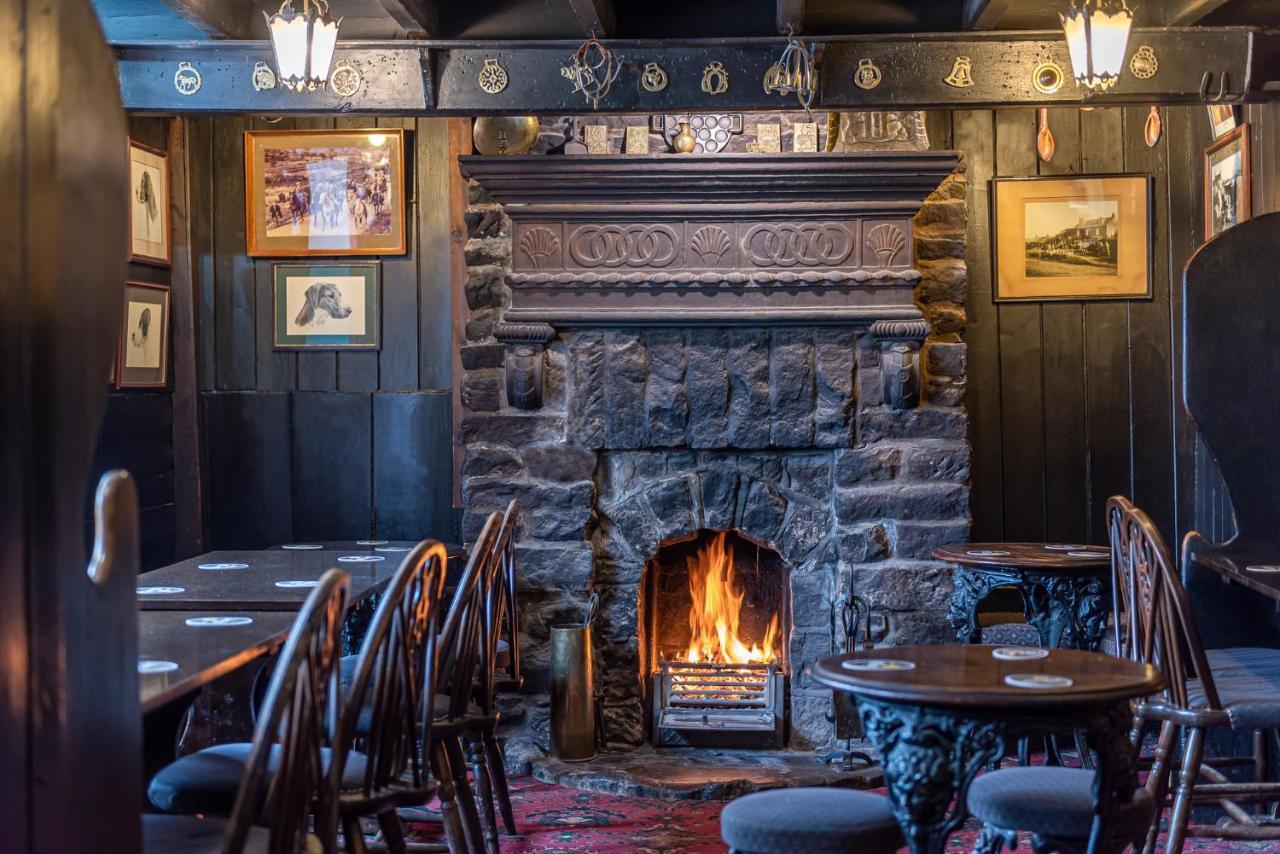 The Fox & Hounds & Pods